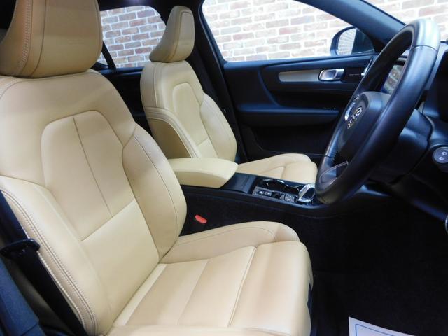 ＸＣ４０ Ｔ４　ＡＷＤ　インスクリプション　インテリセーフ　アンバー革　サンルーフ　ナビ　ＤＴＶ　ハーマンカードン　全方位カメラ　スマートキー　ＤＳＲＣ　オートＬＥＤ　アイシン製８速オートマ　禁煙車　ワンオーナー　整備記録簿　２０１９モデル（12枚目）