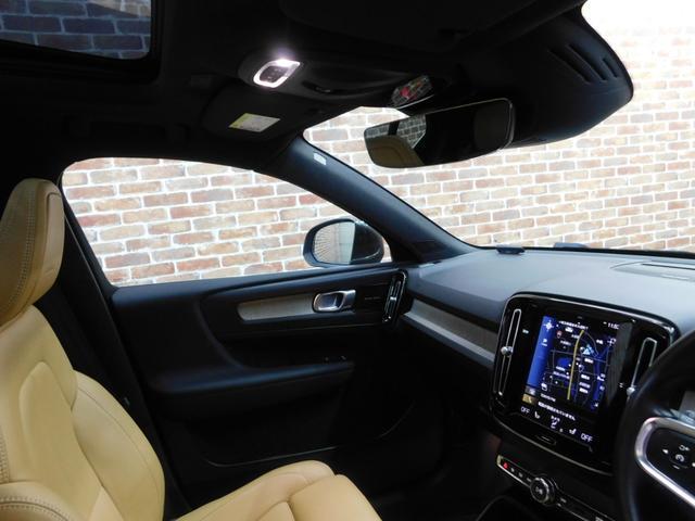 ＸＣ４０ Ｔ４　ＡＷＤ　インスクリプション　インテリセーフ　アンバー革　サンルーフ　ナビ　ＤＴＶ　ハーマンカードン　全方位カメラ　スマートキー　ＤＳＲＣ　オートＬＥＤ　アイシン製８速オートマ　禁煙車　ワンオーナー　整備記録簿　２０１９モデル（41枚目）