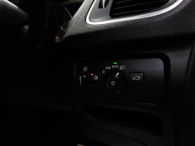 Ｖ４０ Ｄ４　インスクリプション　ディーゼルターボ　２０１８モデル　インテリＳ　ブロンド革　パノラマルーフ　ナビ　バックカメラ　スマキー　ハーマンカードン　Ｐアシストパイロット　ドライブレコーダー　デイタイムＬＥＤ　禁煙車　整備記録簿（33枚目）