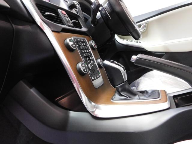 Ｖ４０ Ｄ４　インスクリプション　ディーゼルターボ　２０１８モデル　インテリＳ　ブロンド革　パノラマルーフ　ナビ　バックカメラ　スマキー　ハーマンカードン　Ｐアシストパイロット　ドライブレコーダー　デイタイムＬＥＤ　禁煙車　整備記録簿（41枚目）