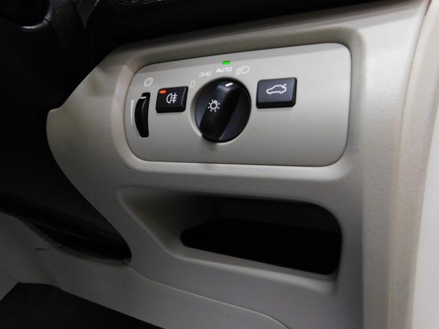 D4 SE ディーゼルターボ インテリセーフ 茶革 純正ナビ DTV バックカメラ スマートキー DSRC キセノン ドライブレコーダー アイシン製8速オートマ 禁煙車 整備記録簿 2016モデル(18枚目)