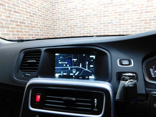 D4 SE ディーゼルターボ ポールスターpkg インテリセーフ 黒革 純正ナビ DTV バックカメラ スマートキー DSRC キセノン アイシン製8速オートマ 禁煙車 整備記録簿 2016モデル(9枚目)