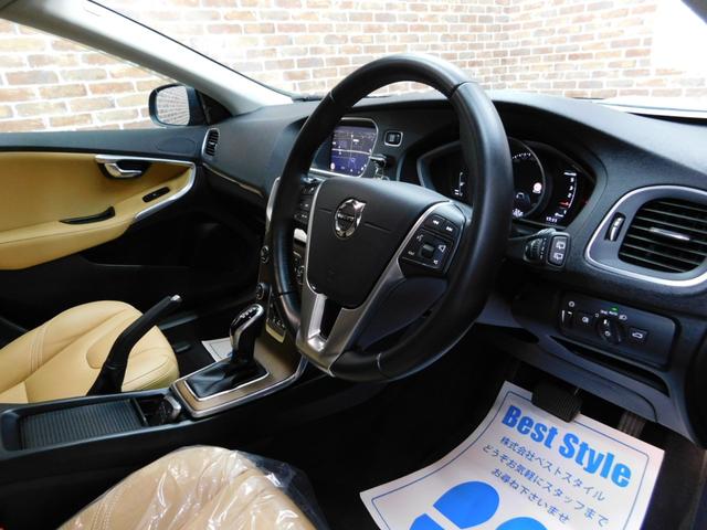 Ｖ４０ Ｄ４　インスクリプション　ディーゼルターボ　インテリセーフ　アンバー革　純正ナビ　バックカメラ　スマートキー　ＤＳＲＣ　ＬＥＤ　純正ドラレコ　アイシン製８速オートマ　ハーマンカードン　禁煙車　整備記録簿　２０１８モデル（17枚目）