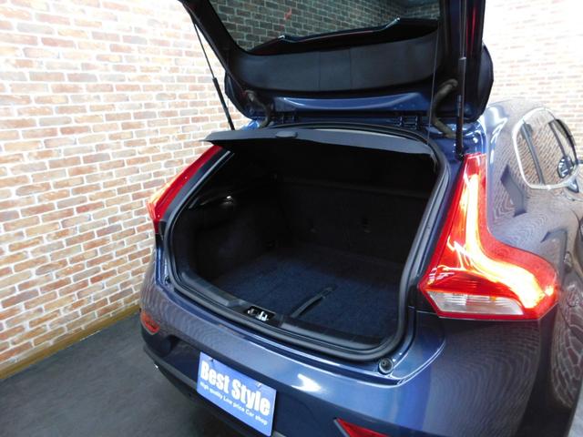 Ｖ４０ Ｄ４　インスクリプション　ディーゼルターボ　インテリセーフ　アンバー革　純正ナビ　バックカメラ　スマートキー　ＤＳＲＣ　ＬＥＤ　純正ドラレコ　アイシン製８速オートマ　ハーマンカードン　禁煙車　整備記録簿　２０１８モデル（36枚目）