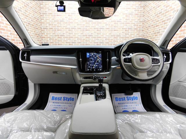 Ｖ９０ Ｔ５　モメンタム　インテリセーフ　ブロンド革　純正ナビ　ＤＴＶ　全方位カメラ　スマートキー　ＤＳＲＣ　Ｐアシストパイロット　トールハンマーＬＥＤ　ドライブレコーダー　パワーバックドア　禁煙車　２０１７モデル（5枚目）