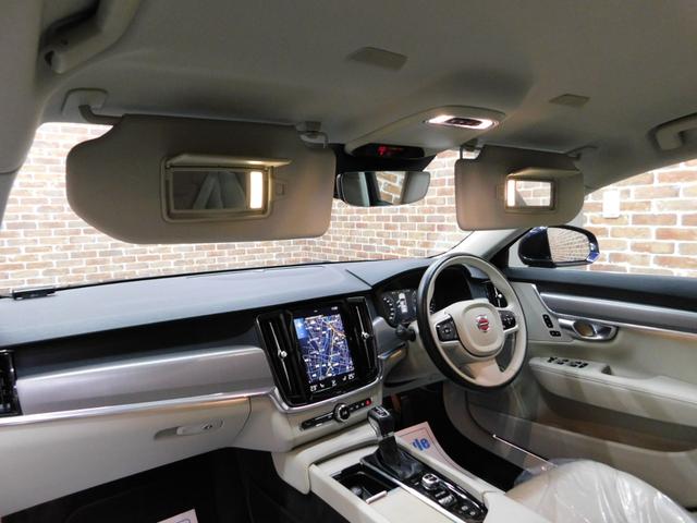 Ｖ９０ Ｔ５　モメンタム　インテリセーフ　ブロンド革　純正ナビ　ＤＴＶ　全方位カメラ　スマートキー　ＤＳＲＣ　Ｐアシストパイロット　トールハンマーＬＥＤ　ドライブレコーダー　パワーバックドア　禁煙車　２０１７モデル（13枚目）