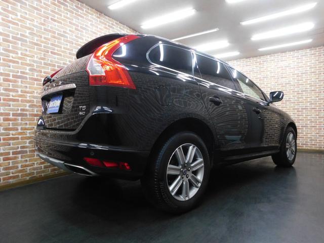 ＸＣ６０ Ｔ５　ＡＷＤ　ＳＥ　インテリセーフ　黒革　ナビ　サイド＆バックカメラ　スマートキー　ＤＳＲＣ　前後ドライブレコーダー（純正）　オートキセノン　アイシン製６速オートマ　禁煙車　ワンオーナー　整備記録簿全Ｄ　２０１６モデル（4枚目）
