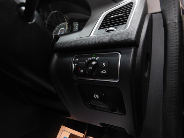ＸＣ６０ Ｔ５　ＡＷＤ　ＳＥ　インテリセーフ　黒革　ナビ　サイド＆バックカメラ　スマートキー　ＤＳＲＣ　前後ドライブレコーダー（純正）　オートキセノン　アイシン製６速オートマ　禁煙車　ワンオーナー　整備記録簿全Ｄ　２０１６モデル（29枚目）