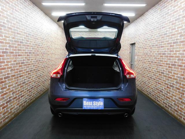 Ｖ４０ Ｄ４　モメンタム　ディーゼルターボ　シティウィーブハーフ革　ナビ　ＤＴＶ　バックカメラ　スマートキー　ＤＳＲＣ　トールハンマーＬＥＤヘッドライト　アイシン製８速オートマ　禁煙車　ワンオーナー　整備記録簿　２０１７モデル（8枚目）