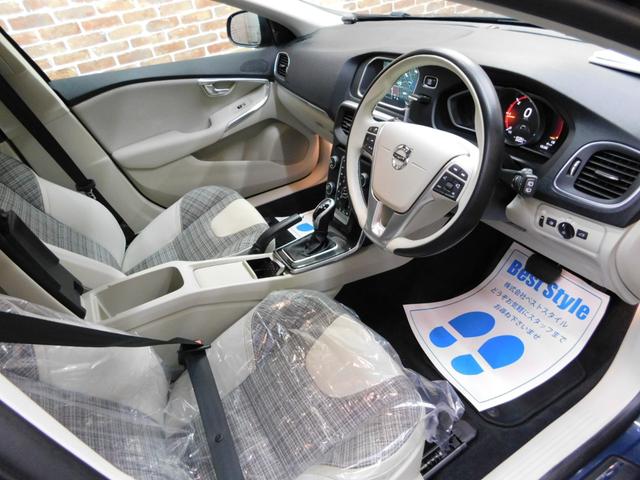 Ｖ４０ Ｄ４　モメンタム　ディーゼルターボ　シティウィーブハーフ革　ナビ　ＤＴＶ　バックカメラ　スマートキー　ＤＳＲＣ　トールハンマーＬＥＤヘッドライト　アイシン製８速オートマ　禁煙車　ワンオーナー　整備記録簿　２０１７モデル（14枚目）