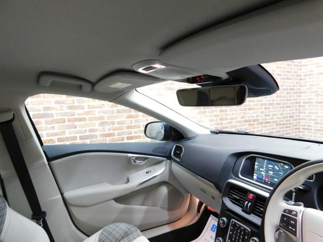Ｖ４０ Ｄ４　モメンタム　ディーゼルターボ　シティウィーブハーフ革　ナビ　ＤＴＶ　バックカメラ　スマートキー　ＤＳＲＣ　トールハンマーＬＥＤヘッドライト　アイシン製８速オートマ　禁煙車　ワンオーナー　整備記録簿　２０１７モデル（40枚目）