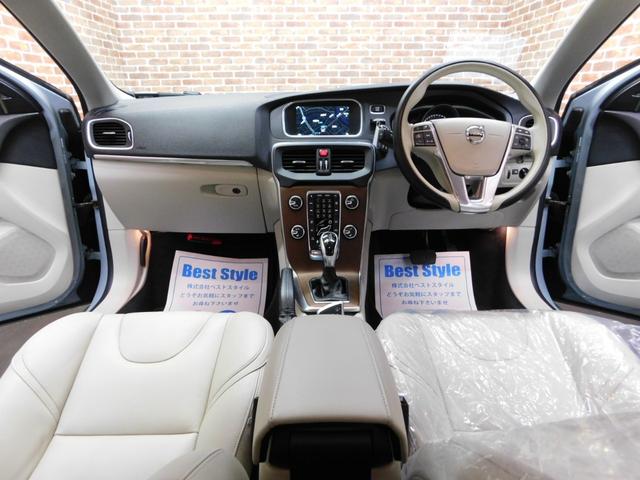 Ｖ４０ Ｄ４　インスクリプション　ディーゼルターボ　インテリセーフ　ブロンド革　ナビ　ＤＴＶ　ハーマンカードン　バックカメラ　スマキー　ＤＳＲＣ　ＬＥＤへッド　アイシン製８速ＡＴ　禁煙車　ワンオーナー　整備記録簿　２０１７モデル（5枚目）