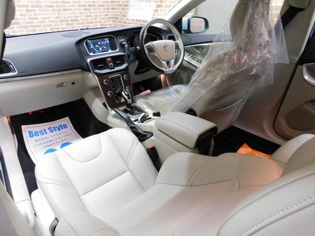 Ｖ４０ Ｄ４　インスクリプション　ディーゼルターボ　インテリセーフ　ブロンド革　ナビ　ＤＴＶ　ハーマンカードン　バックカメラ　スマキー　ＤＳＲＣ　ＬＥＤへッド　アイシン製８速ＡＴ　禁煙車　ワンオーナー　整備記録簿　２０１７モデル（6枚目）