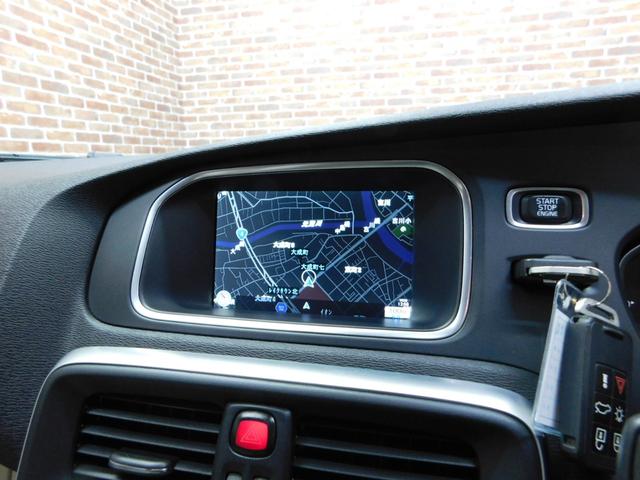 Ｖ４０ Ｄ４　インスクリプション　ディーゼルターボ　インテリセーフ　ブロンド革　ナビ　ＤＴＶ　ハーマンカードン　バックカメラ　スマキー　ＤＳＲＣ　ＬＥＤへッド　アイシン製８速ＡＴ　禁煙車　ワンオーナー　整備記録簿　２０１７モデル（9枚目）