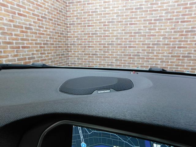 Ｖ４０ Ｄ４　インスクリプション　ディーゼルターボ　インテリセーフ　ブロンド革　ナビ　ＤＴＶ　ハーマンカードン　バックカメラ　スマキー　ＤＳＲＣ　ＬＥＤへッド　アイシン製８速ＡＴ　禁煙車　ワンオーナー　整備記録簿　２０１７モデル（29枚目）