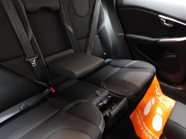 Ｖ４０ Ｄ４　ダイナミックエディション　ディーゼルターボ　特別仕様車　インテリセーフ　ハーフ革　ナビ　ＤＴＶ　バックカメラ　スマキー　ＤＳＲＣ　デイタイムランプ　アイシン製８速オートマ　禁煙車　ワンオーナー　整備記録簿　２０１８モデル（44枚目）