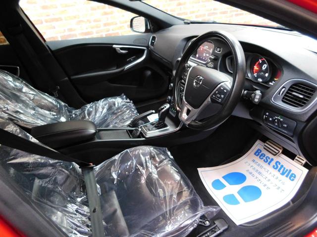 Ｖ４０ Ｄ４　Ｒデザイン　チューンド　バイ　ポールスター　ディーゼルターボ　５０台特別限定車　インテリセーフ　黒革　ナビ　バックカメラ　スマートキー　ＤＳＲＣ　ＬＥＤ　新品タイヤ４本取り付け　アイシン製８速オートマ　ワンオーナー　整備記録簿　２０１８モデル（14枚目）