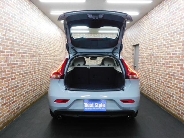 Ｖ４０ Ｔ３　タックエディション　特別仕様車　インテリセーフ　シティウィーブシート　ナビ　バックカメラ　スマートキー　ＤＳＲＣ　デイタイムＬＥＤ　Ｐアシストパイロット　ドラレコ　アイシン製６速オートマ　整備記録簿　２０１９最終モデル（8枚目）