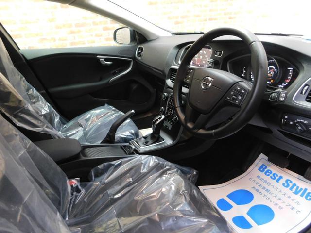 Ｖ４０ クロスカントリー　Ｔ３　キネティック　インテリセーフ　ナビ　バックカメラ　Ｂｌｕｅｔｏｏｔｈ　オートＬＥＤヘッド　前後ドライブレコーダー（純正）　アイシン製６速オートマ　ドアバイザー　禁煙車　ワンオーナー　整備記録簿　２０１８モデル（13枚目）