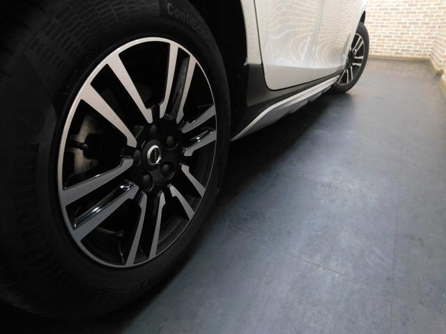 Ｖ４０ クロスカントリー　Ｔ３　キネティック　インテリセーフ　ナビ　バックカメラ　Ｂｌｕｅｔｏｏｔｈ　オートＬＥＤヘッド　前後ドライブレコーダー（純正）　アイシン製６速オートマ　ドアバイザー　禁煙車　ワンオーナー　整備記録簿　２０１８モデル（40枚目）