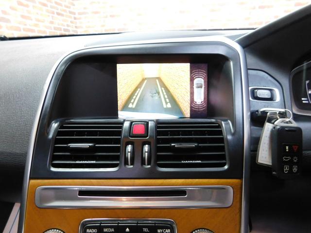 ＸＣ６０ Ｄ４　クラシック　ディーゼルターボ　インテリセーフ　黒革　サンルーフ　ナビ　サイド＆バックカメラ　スマートキー　ＤＳＲＣ　オートキセノン　ドラレコ　アイシン製８速オートマ　禁煙車　２オナ　整備記録簿　２０１７最終モデル（10枚目）