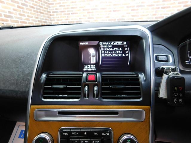 ＸＣ６０ Ｄ４　クラシック　ディーゼルターボ　インテリセーフ　黒革　サンルーフ　ナビ　サイド＆バックカメラ　スマートキー　ＤＳＲＣ　オートキセノン　ドラレコ　アイシン製８速オートマ　禁煙車　２オナ　整備記録簿　２０１７最終モデル（25枚目）