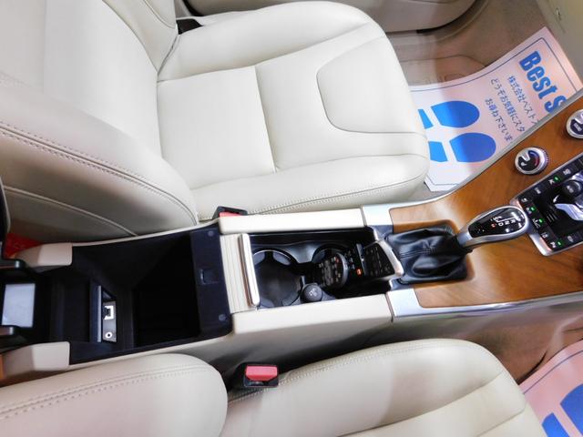 ＸＣ６０ Ｄ４　クラシック　ディーゼルターボ　インテリセーフ　リアエンターテイメント　ベージュ革　サンルーフ　ナビ　ＤＴＶ　サイド＆バックカメラ　スマキー　オートキセノン　ＤＳＲＣ　前後ドラレコ　整備記録簿　２０１７最終モデル（39枚目）