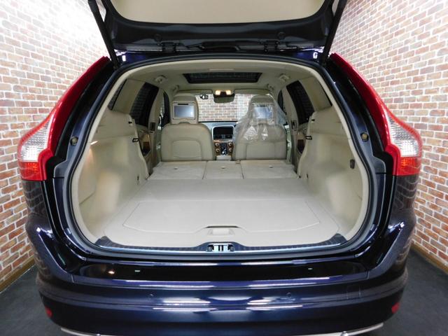 ＸＣ６０ Ｄ４　クラシック　ディーゼルターボ　インテリセーフ　リアエンターテイメント　ベージュ革　サンルーフ　ナビ　ＤＴＶ　サイド＆バックカメラ　スマキー　オートキセノン　ＤＳＲＣ　前後ドラレコ　整備記録簿　２０１７最終モデル（46枚目）