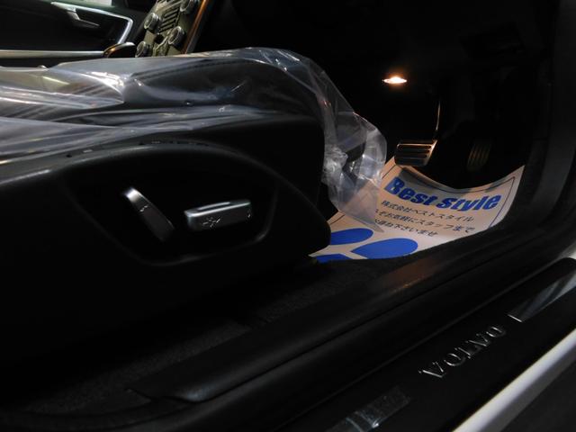 ＸＣ６０ Ｔ５　ＳＥ　セーフティｐｋｇ　黒革　ナビ　ＤＴＶ　サイド＆バックカメラ　スマキー　ＥＴＣ　オートキセノン　ドライブレコーダー　レーダー探知器　アイシン８速オートマ　ＥＲＳＴ製１９インチ　整備記録簿　２０１４モデル（30枚目）