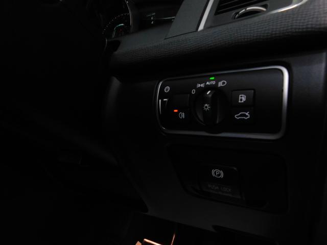 ＸＣ６０ Ｔ５　ＳＥ　セーフティｐｋｇ　黒革　ナビ　ＤＴＶ　サイド＆バックカメラ　スマキー　ＥＴＣ　オートキセノン　ドライブレコーダー　レーダー探知器　アイシン８速オートマ　ＥＲＳＴ製１９インチ　整備記録簿　２０１４モデル（31枚目）