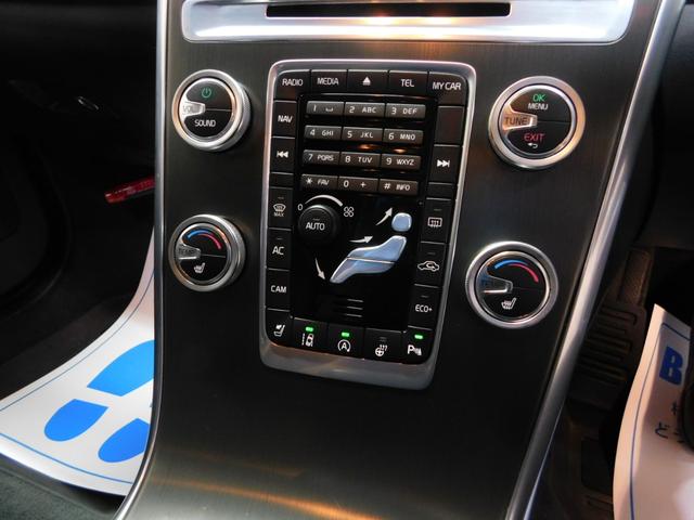 ＸＣ６０ Ｔ５　ＳＥ　セーフティｐｋｇ　黒革　ナビ　ＤＴＶ　サイド＆バックカメラ　スマキー　ＥＴＣ　オートキセノン　ドライブレコーダー　レーダー探知器　アイシン８速オートマ　ＥＲＳＴ製１９インチ　整備記録簿　２０１４モデル（34枚目）