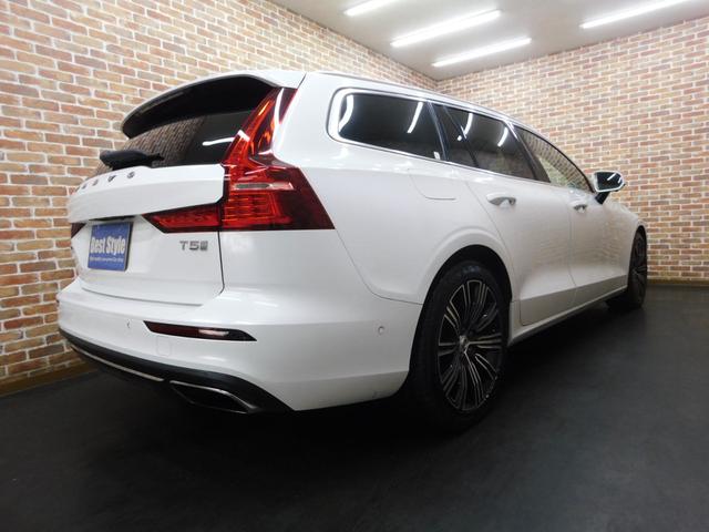 Ｖ６０ Ｔ５　インスクリプション　インテリＳ　ブロンド革　ナビ　ＤＴＶ　ハーマンカードン　全方位カメラ　スマキー　ＤＳＲＣ　オートＬＥＤ　純正ドライブレコーダー　Ｐアシストパイロット　アイシン８速オートマ　整備記録簿　２０１９モデル（4枚目）