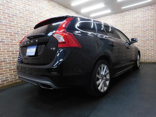 Ｖ６０ Ｔ５　ＳＥ　セーフティｐｋｇ　黒革　ナビ　ＤＴＶ　バックカメラ　ＥＴＣ　オートキセノン　アイシン製８速オートマ　禁煙車　整備記録簿　２０１４モデル（4枚目）