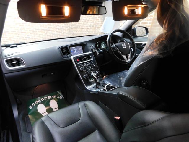 Ｖ６０ Ｔ５　ＳＥ　セーフティｐｋｇ　黒革　ナビ　ＤＴＶ　バックカメラ　ＥＴＣ　オートキセノン　アイシン製８速オートマ　禁煙車　整備記録簿　２０１４モデル（13枚目）