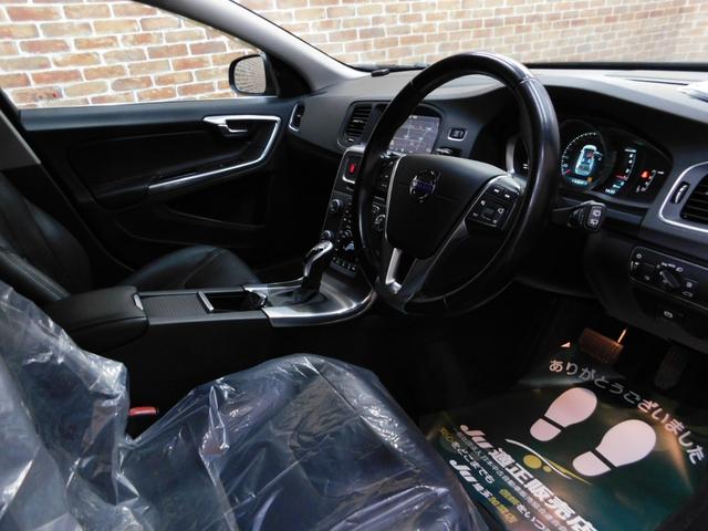 Ｖ６０ Ｔ５　ＳＥ　セーフティｐｋｇ　黒革　ナビ　ＤＴＶ　バックカメラ　ＥＴＣ　オートキセノン　アイシン製８速オートマ　禁煙車　整備記録簿　２０１４モデル（14枚目）