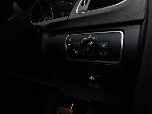 Ｖ６０ Ｔ５　ＳＥ　セーフティｐｋｇ　黒革　ナビ　ＤＴＶ　バックカメラ　ＥＴＣ　オートキセノン　アイシン製８速オートマ　禁煙車　整備記録簿　２０１４モデル（25枚目）