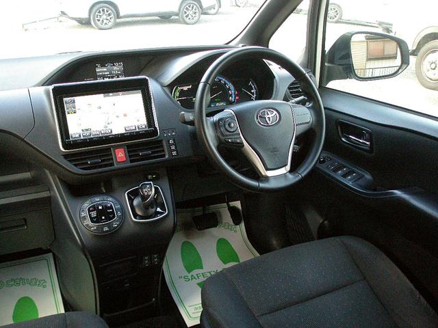 Navi/CD/DVD/AW/No-accidents/BackCamera/NonSmoking