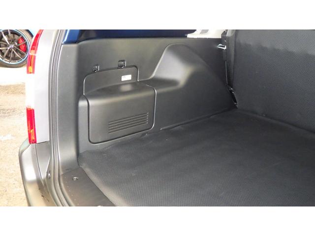 プロボックス ハイブリッドＧＸ　トヨタセーフィティセンス　純正バックカメラ内蔵ミラー　カロッツエリアナビ　フルセグ　キーレス　　プライバシーガラス　社外アルミホイール（41枚目）