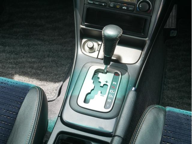 アコードワゴン ＳｉＲ　スポーティア　ＭＴモード付ＡＴ　後期　サンルーフ　Ｈ２３Ａ　ＶＴＥＣ　ハーフレザー　メモリーナビ　フルセグ　Ｂｌｕｅｔｏｏｔｈ　バックカメラ　オートエアコン　１６ＡＷ　エアロ　電格ミラー　ＨＩＤ　フォグ　キーレス（8枚目）