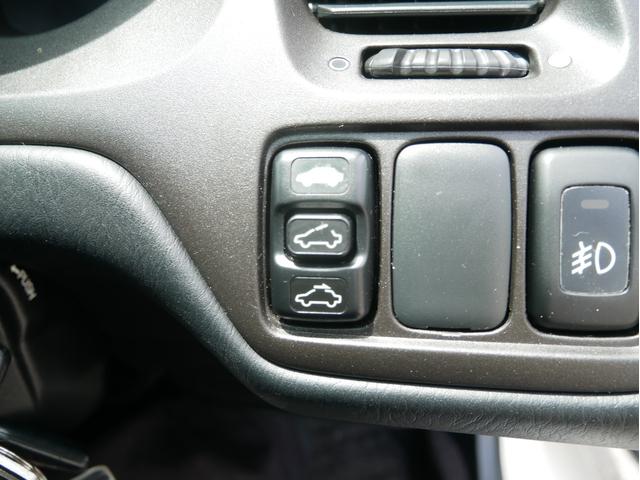 アコードワゴン ＳｉＲ　スポーティア　ＭＴモード付ＡＴ　後期　サンルーフ　Ｈ２３Ａ　ＶＴＥＣ　ハーフレザー　メモリーナビ　フルセグ　Ｂｌｕｅｔｏｏｔｈ　バックカメラ　オートエアコン　１６ＡＷ　エアロ　電格ミラー　ＨＩＤ　フォグ　キーレス（12枚目）