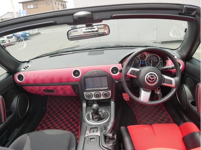 ロードスター ＲＳ　ＲＨＴ　６速ＭＴ　ＨＤＤナビ　アドバンストキー　フルセグ　ＤＶＤ再生　オートエアコン　ＥＴＣ　ＴＥＩＮ車高調　ロッソモデロマフラー　グラムライツ１７ＡＷ　ＬＡＩＬＥタワーバー　ＡｕＴＯＥｘｅバンパー　１年保証（6枚目）