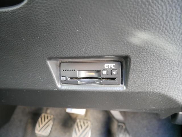 スイフト ＲＳ　５速ＭＴ　後期型　クルコン　ＳＤナビ　Ｂｌｕｅｔｏｏｔｈ・フルセグ　バックカメラ　プッシュスタート＆スマートキー　ＥＴＣ　ウィンカーミラー　ＨＩＤ　フォグランプ　オートエアコン　１年保証付（12枚目）