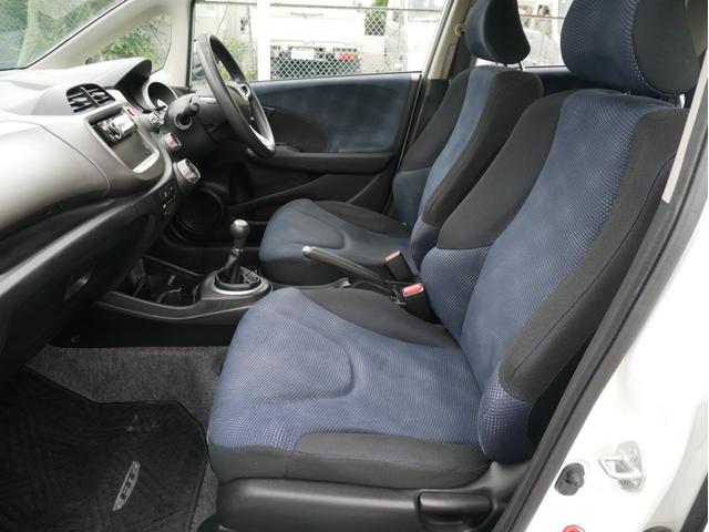 フィット G 5速MT 27014KM キーレス 電動ミラー ライトレベライザー サイドバイザー パワステ パワーウィンドウ Wエアバック ABS タイミングチェーン 1年保証付(71枚目)