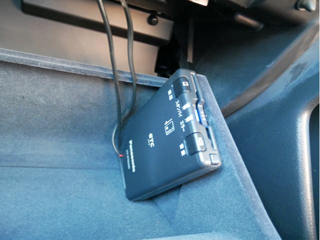 スカイライン 350GT 6速MT タイミングチェーン メモリーナビ DVD再生 ワンセグ ETC 純正17AW 電格ミラー オートライトHID チルトハンドル オートエアコン Wエアバック ABS トランクスルー(11枚目)