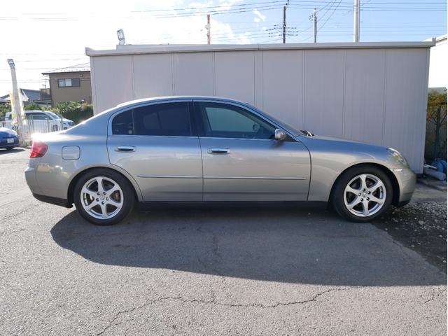 スカイライン 350GT 6速MT タイミングチェーン メモリーナビ DVD再生 ワンセグ ETC 純正17AW 電格ミラー オートライトHID チルトハンドル オートエアコン Wエアバック ABS トランクスルー(20枚目)