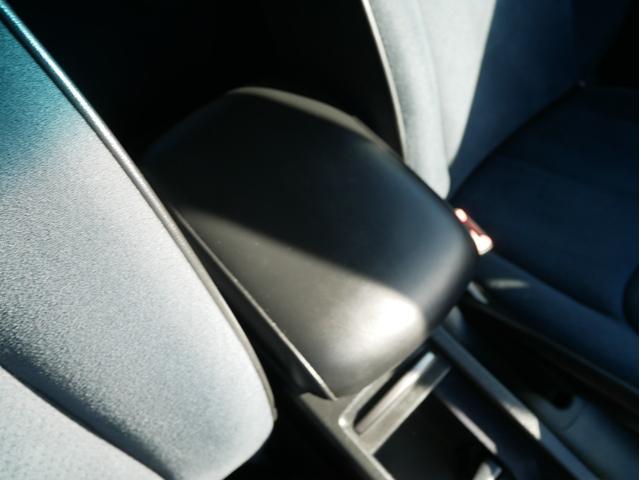 スカイライン 350GT 6速MT タイミングチェーン メモリーナビ DVD再生 ワンセグ ETC 純正17AW 電格ミラー オートライトHID チルトハンドル オートエアコン Wエアバック ABS トランクスルー(66枚目)