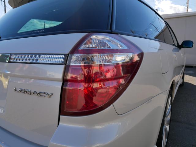 販売後の整備で下回りよりオイル漏れの確認を行い修理をいたします。　また、タイミングベルトの交換をご希望されればカム、クランクシール類のオイル漏れもチェックできるので更に安心です。