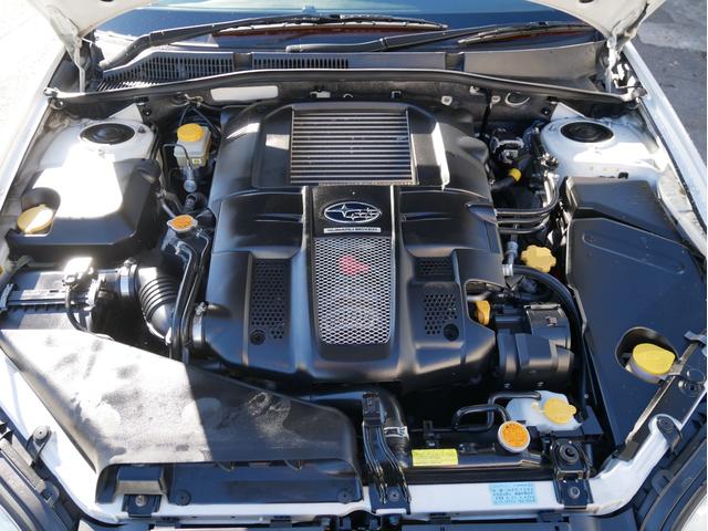 １２ヶ月間走行無制限保証になります。保証内容についてはアップグレードも可能です。３００を超えるパーツを保証するプランもあります。また、初度登録から２０年まで保証延長も可能です。　詳しくはスタッフまで