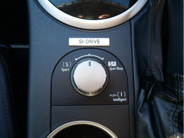 １２、２４ヶ月点検ではオイル交換の他、ブレーキローターの研磨・交換やオイル漏れなども整備いたします。　一台一台状態が異なるのが中古車です。　車両の状態に合わせた整備を行わせていただきます。