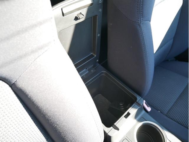 車両の内外装の状態や装備品について写真だけでは伝わり切れない部分もございます。　気になることがあればお気軽にご連絡ください。　無料電話やＬＩＮＥでの対応も可能です。